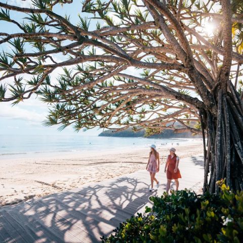 Walk Around Noosa Beach